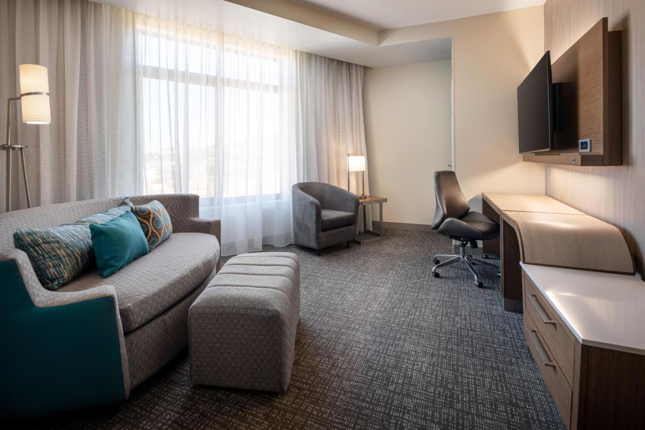 Courtyard By Marriott Petaluma Sonoma County Hotel Bagian luar foto