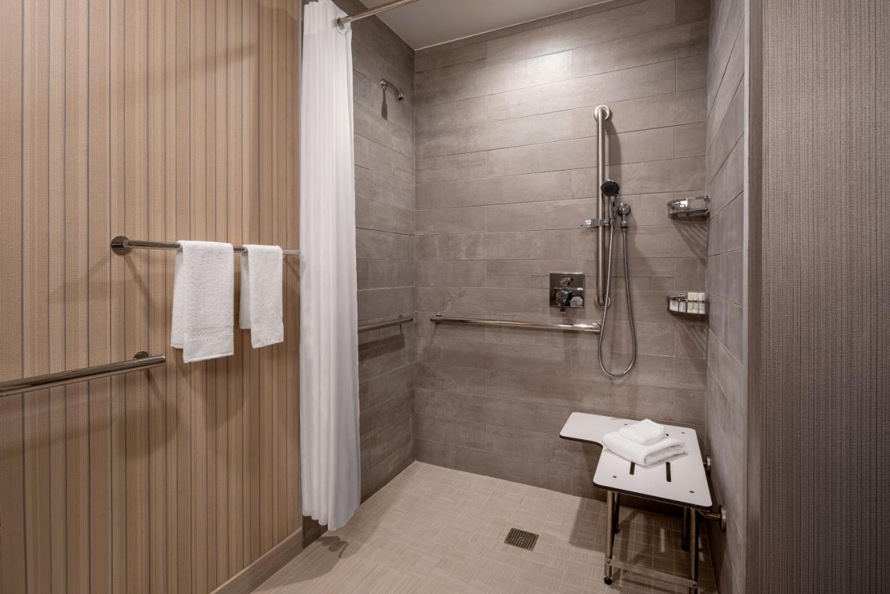 Courtyard By Marriott Petaluma Sonoma County Hotel Bagian luar foto
