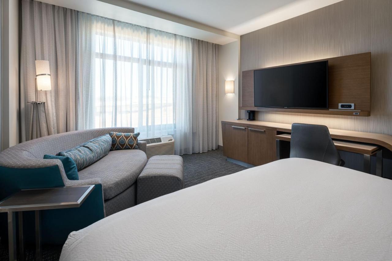 Courtyard By Marriott Petaluma Sonoma County Hotel Bagian luar foto