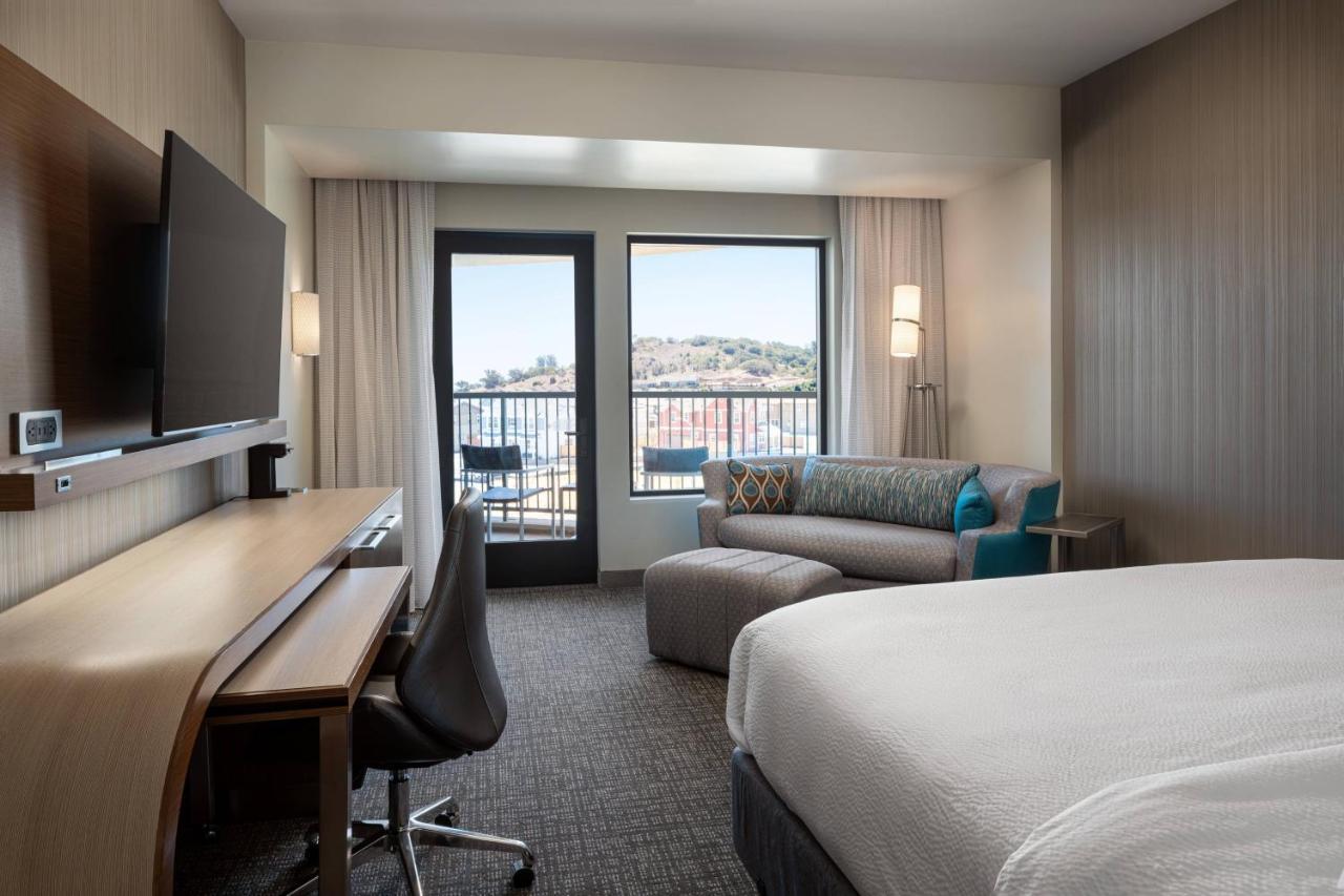 Courtyard By Marriott Petaluma Sonoma County Hotel Bagian luar foto