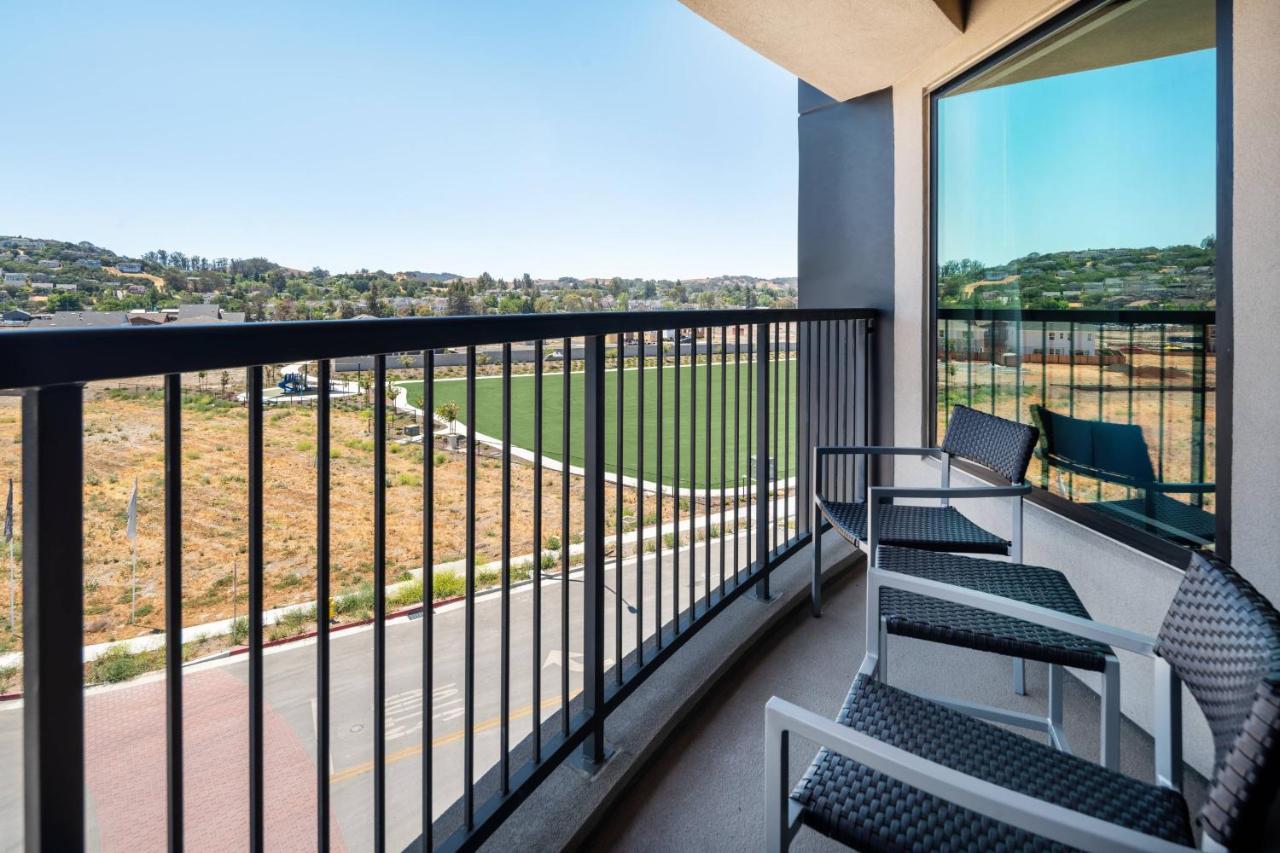Courtyard By Marriott Petaluma Sonoma County Hotel Bagian luar foto