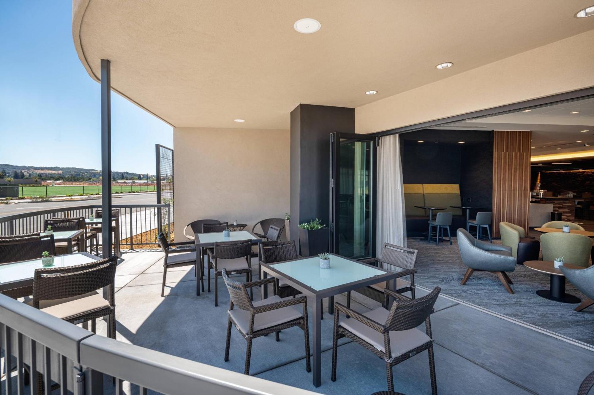 Courtyard By Marriott Petaluma Sonoma County Hotel Bagian luar foto