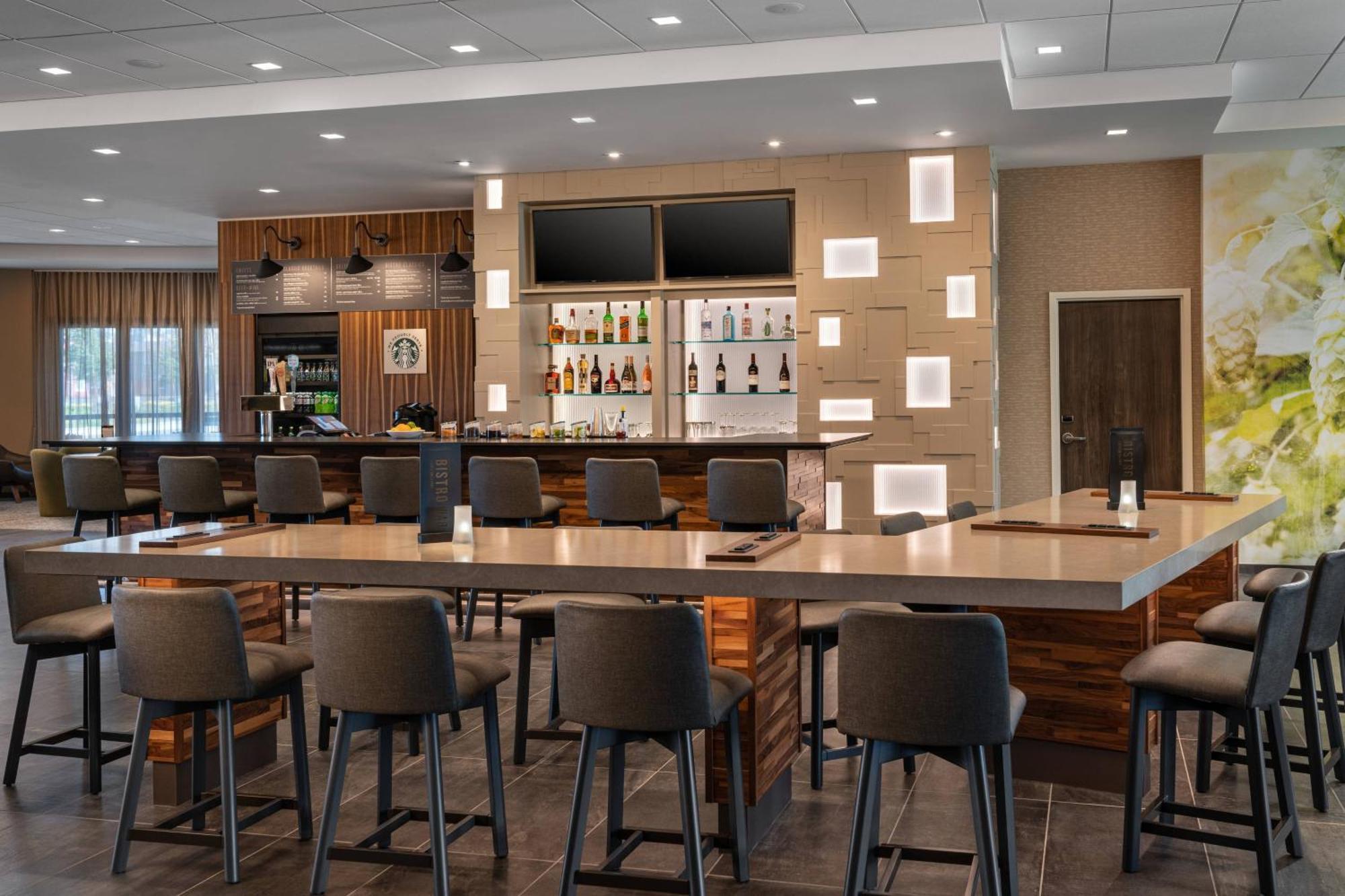 Courtyard By Marriott Petaluma Sonoma County Hotel Bagian luar foto